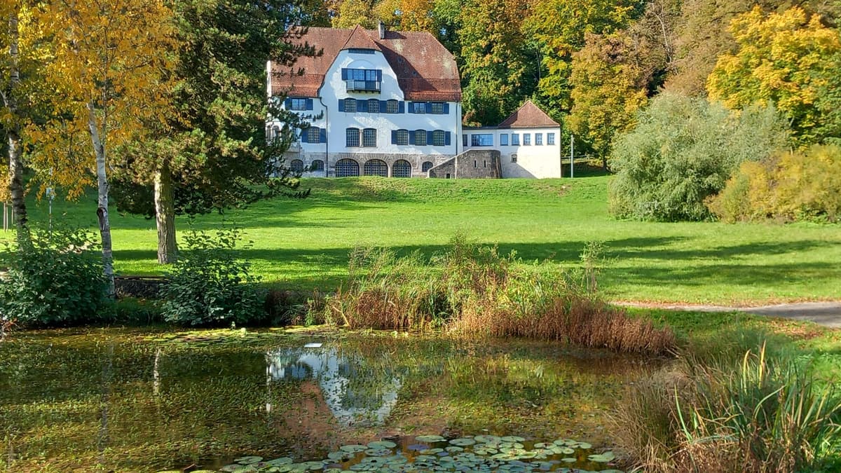 Villa Lindenhof mit Park