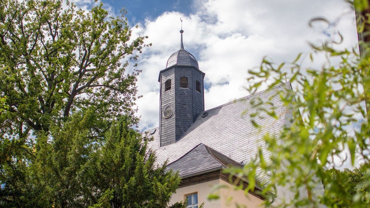 Glockenturm der Peter-Pauls-Kirche
