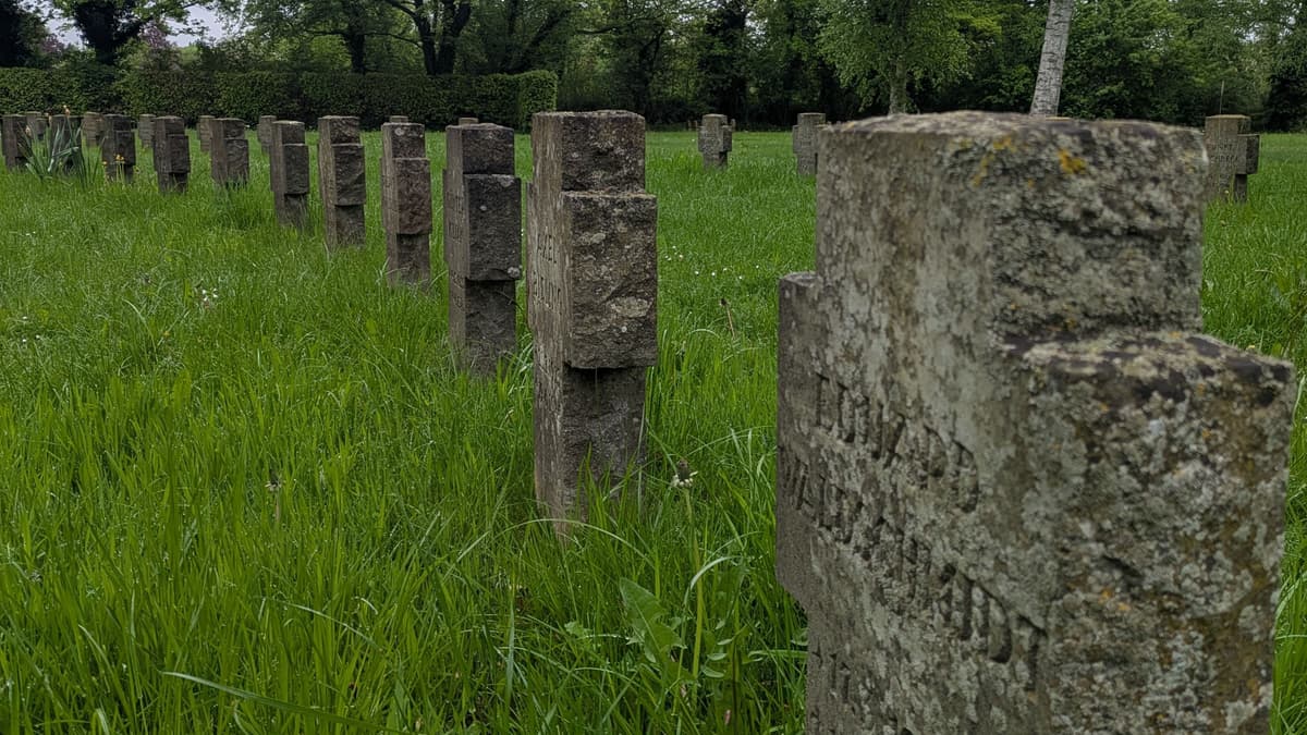 Gräberfeld II. Weltkrieg Ehrenfriedhof