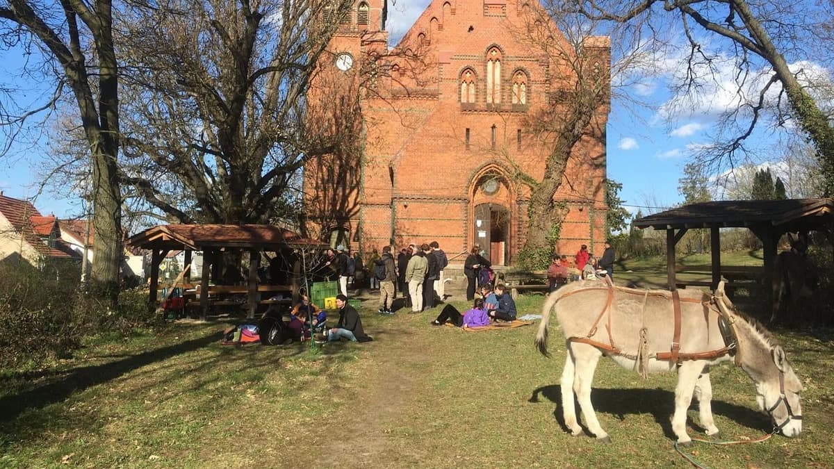 Begegnungsraum-Gelände an der Neuen Kirche Golm