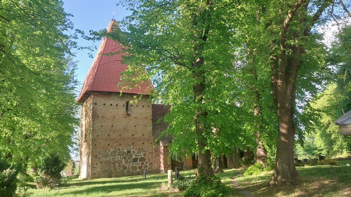 Dorfkirche Wiendorf Zugang