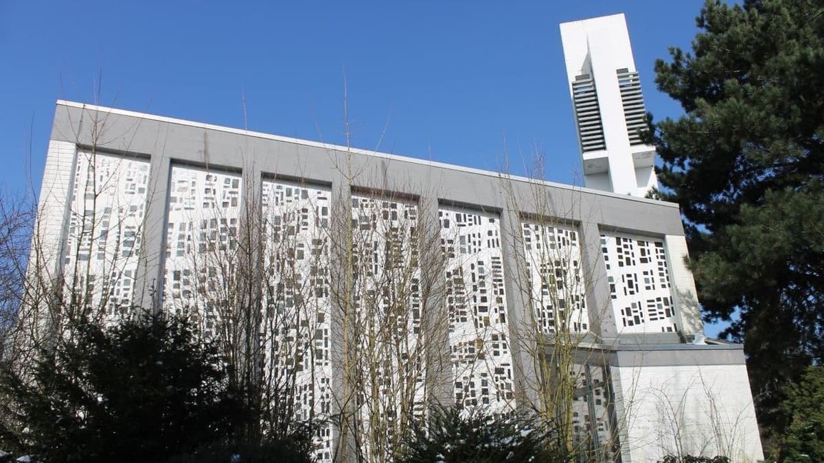 Epiphaniaskirche Bielefeld-Vilsendorf, Rückansicht