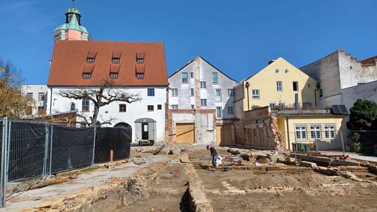 Blick über die Grabung hinter dem Spital in Vilsbiburg