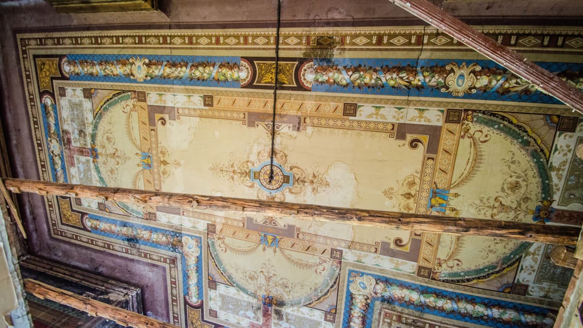 Deckenmalerei im Tanzsaal