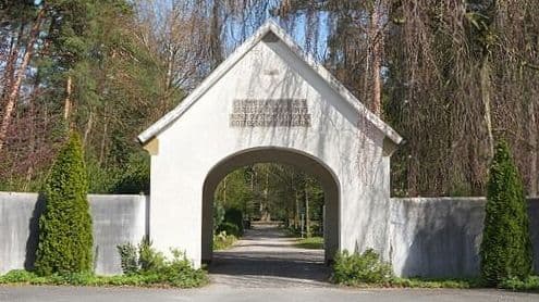 Gartendenkmal Waldfriedhof Schloss Neuhaus