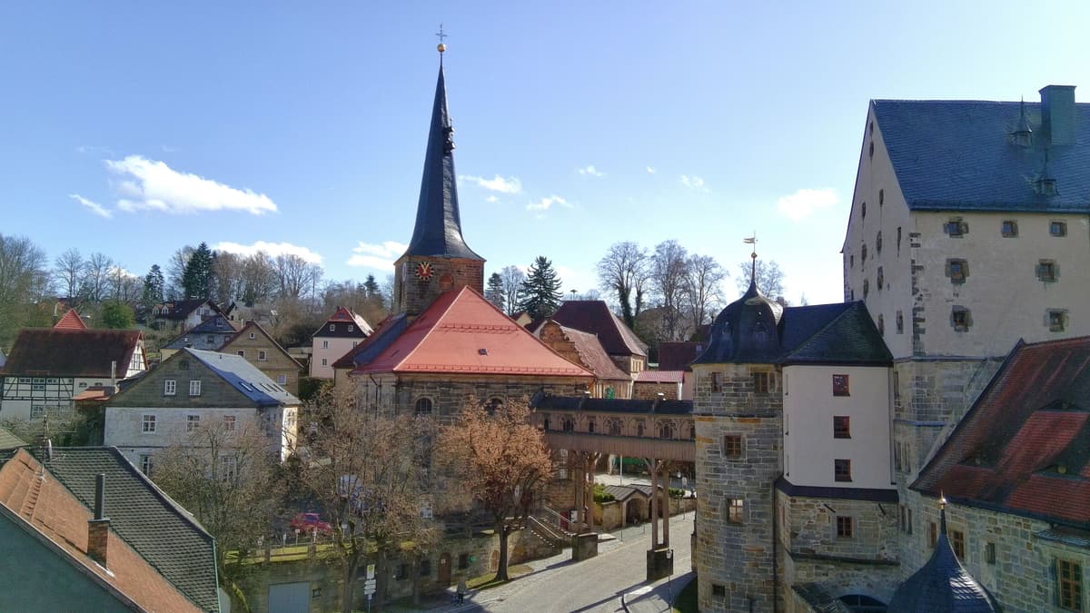 Westansicht der St.-Laurentius-Kirche