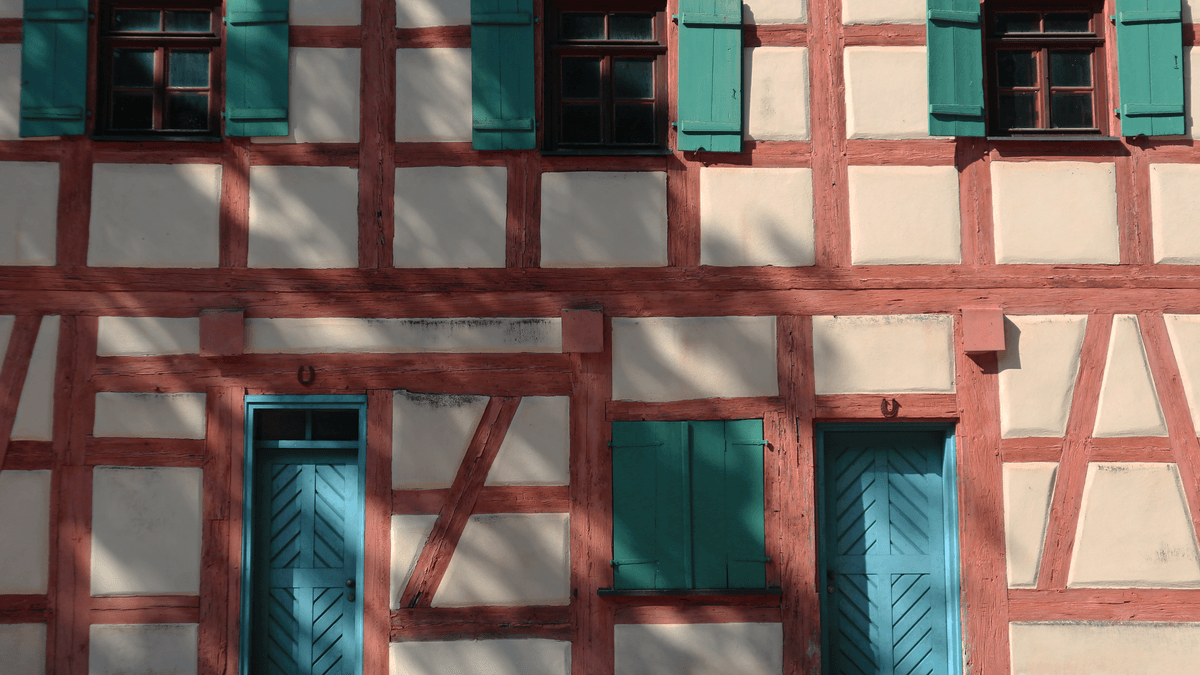 Beeindruckende Fachwerkfassade der Ziegelhütte
