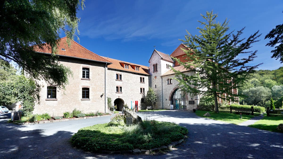Brunshausen Vorplatz