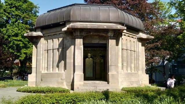 Ernst-Abbe-Denkmal