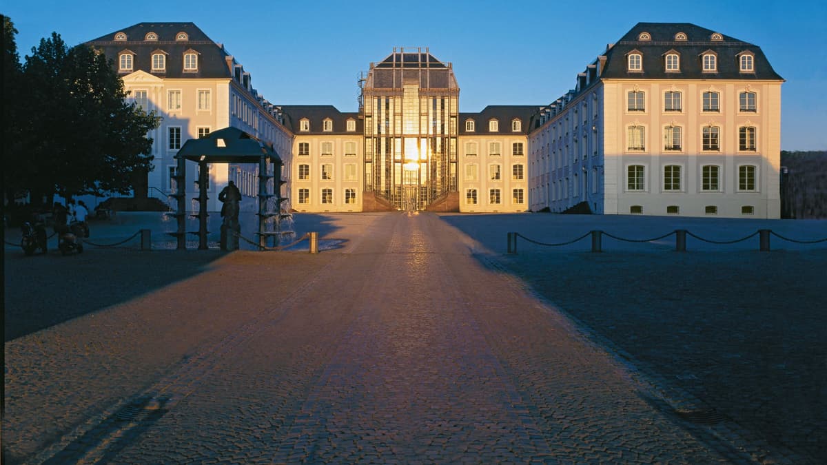 Schloss mit Sonne