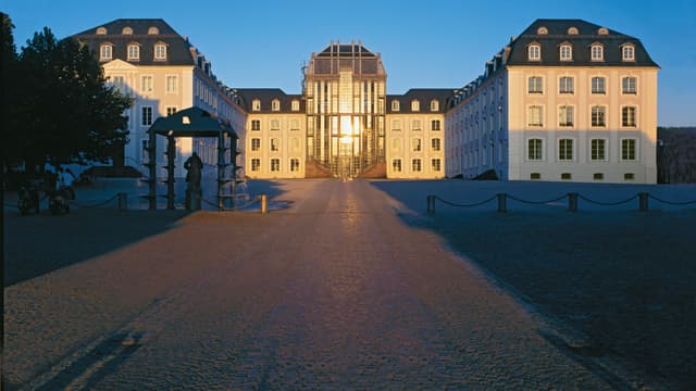 Burg und Schloss
