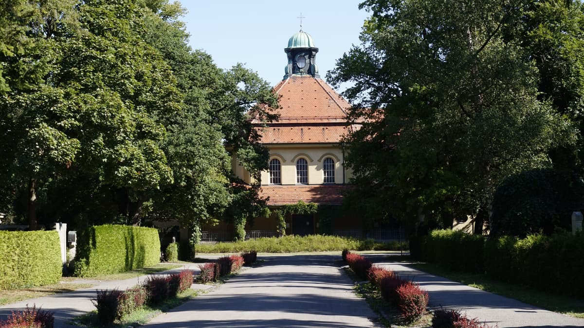 Westfriedhof mit Aussegnungshalle