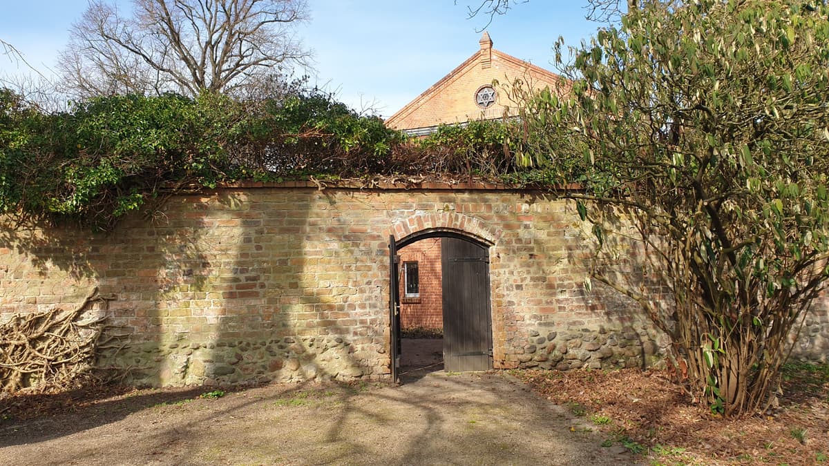 Hintereingang zum Logengarten