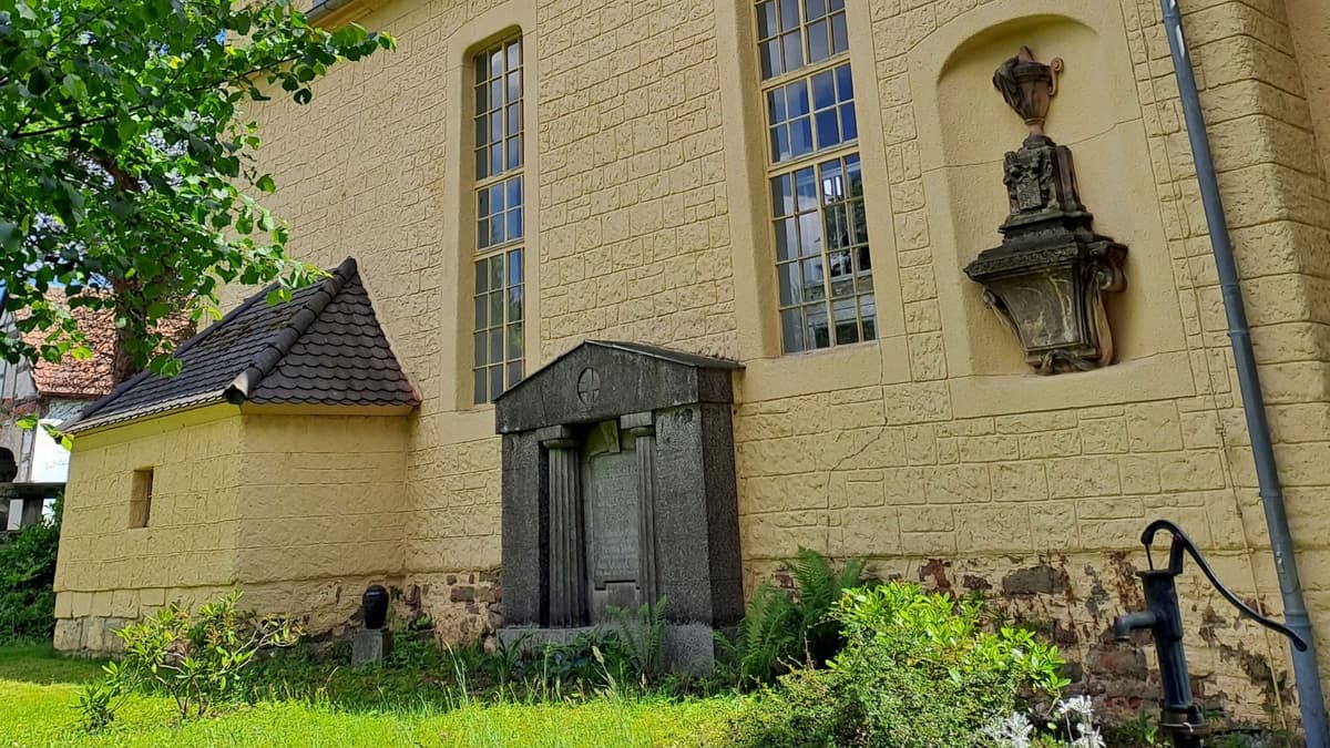 Außenansicht Kirche St. Peter