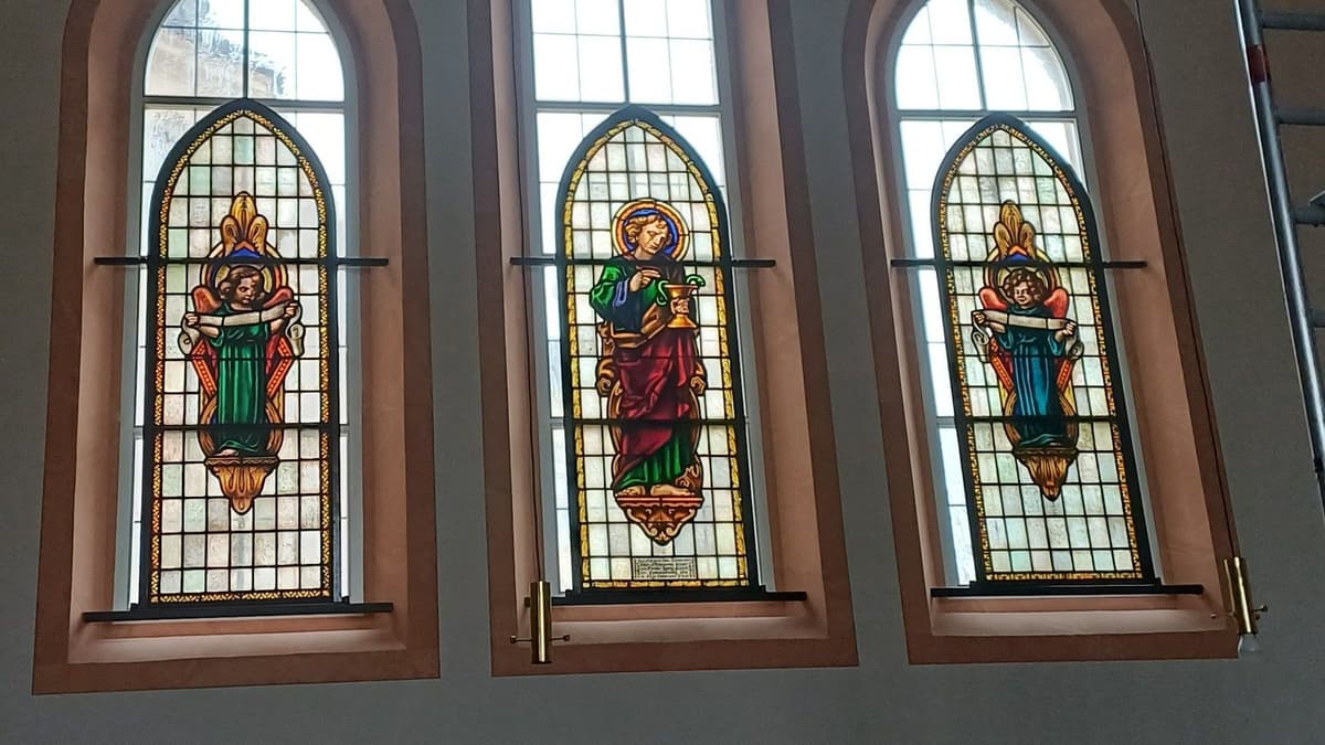 historische Bleiglasfenster
