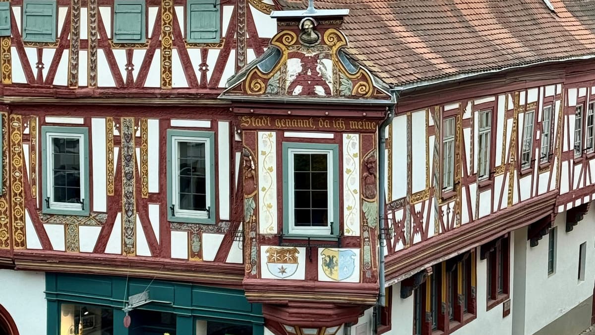 Einhardhaus