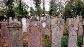 Judenfriedhof 4