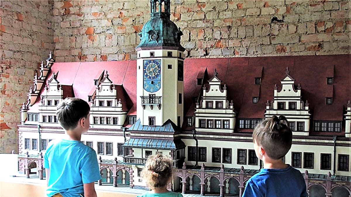 "Bauwerke erzählen Geschichte" - Ausstellung