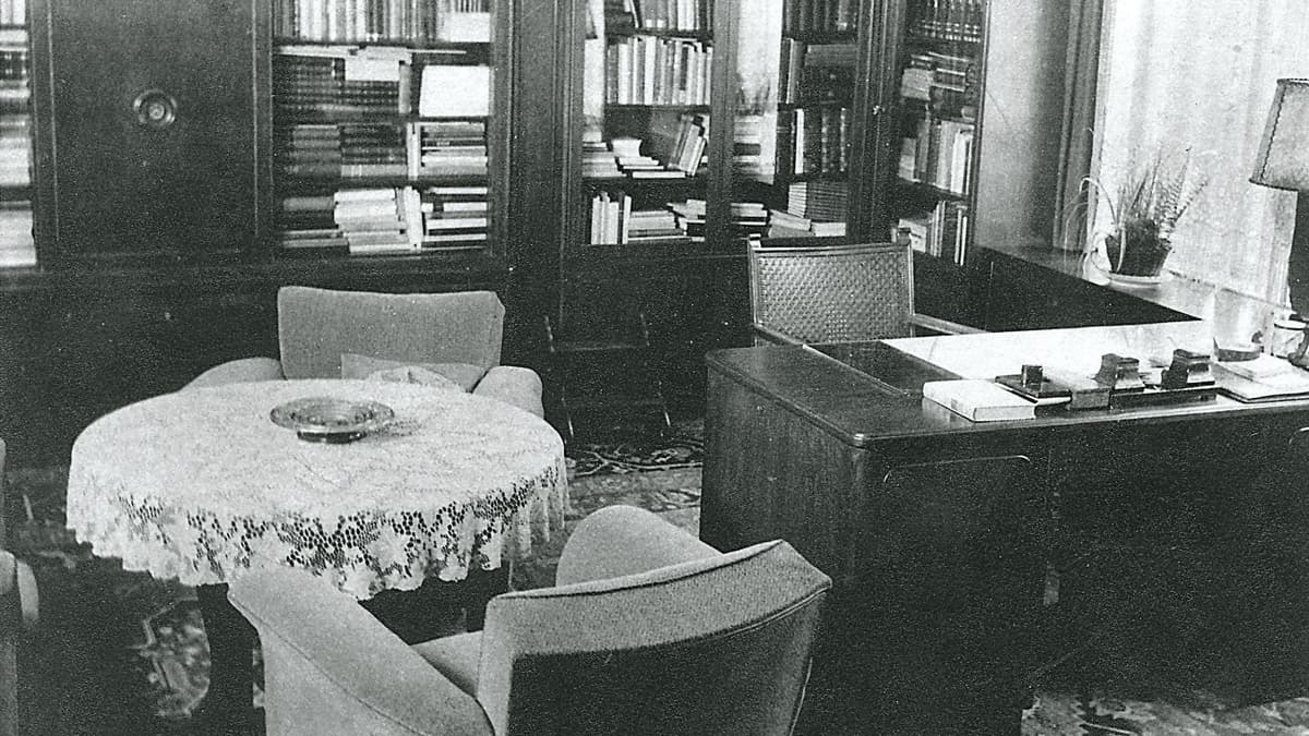 Arbeitszimmer Erich Zeigners 1946