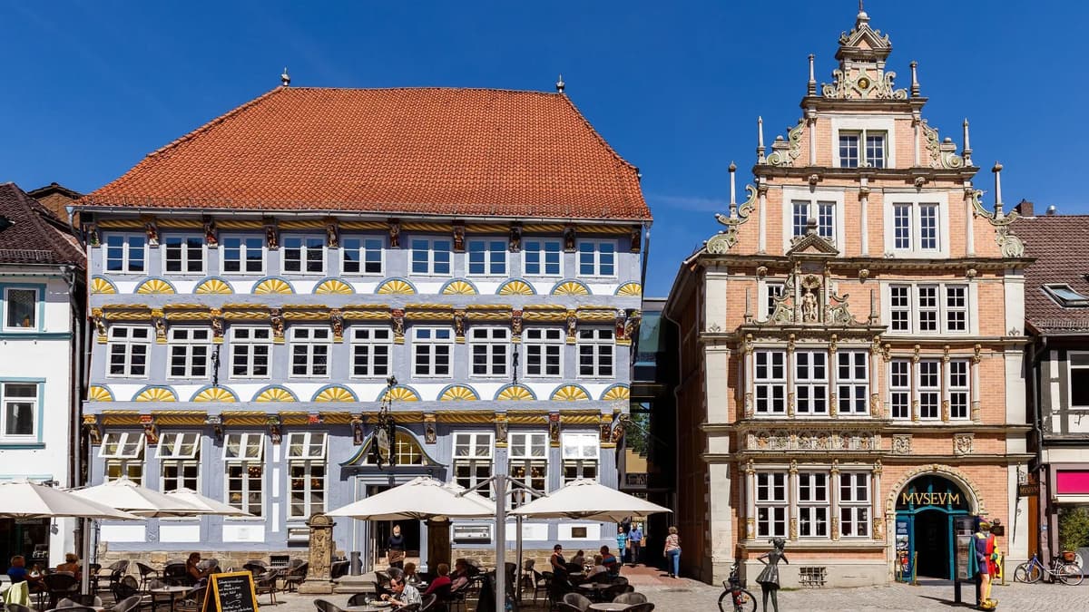 Museumsgebäude: Stiftsherren- und Leisthaus