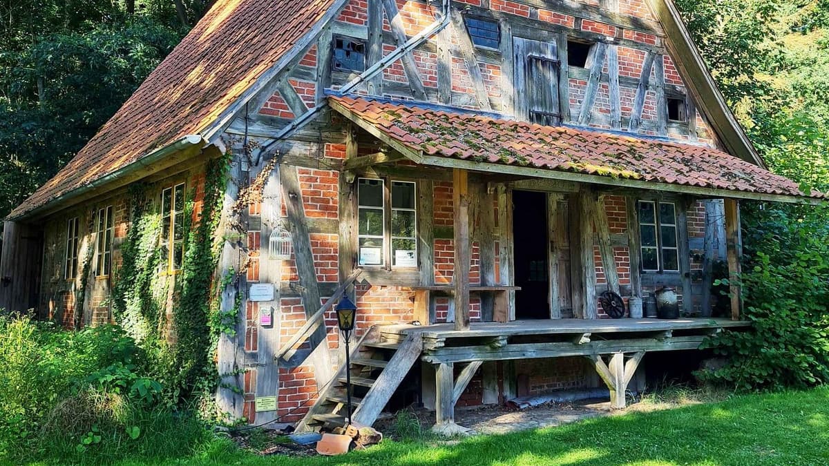 Außenansicht der alten Mühle