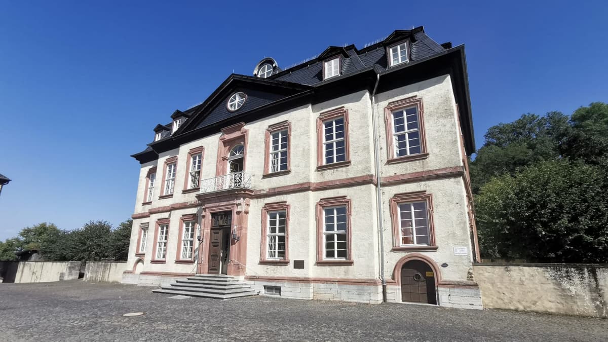 Schloss Windhof - mit der Führung auch von innen zu erleben