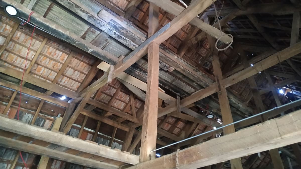 Dachstuhl Wirtschaftsgebäude Große Burg Kleinbüllesheim
