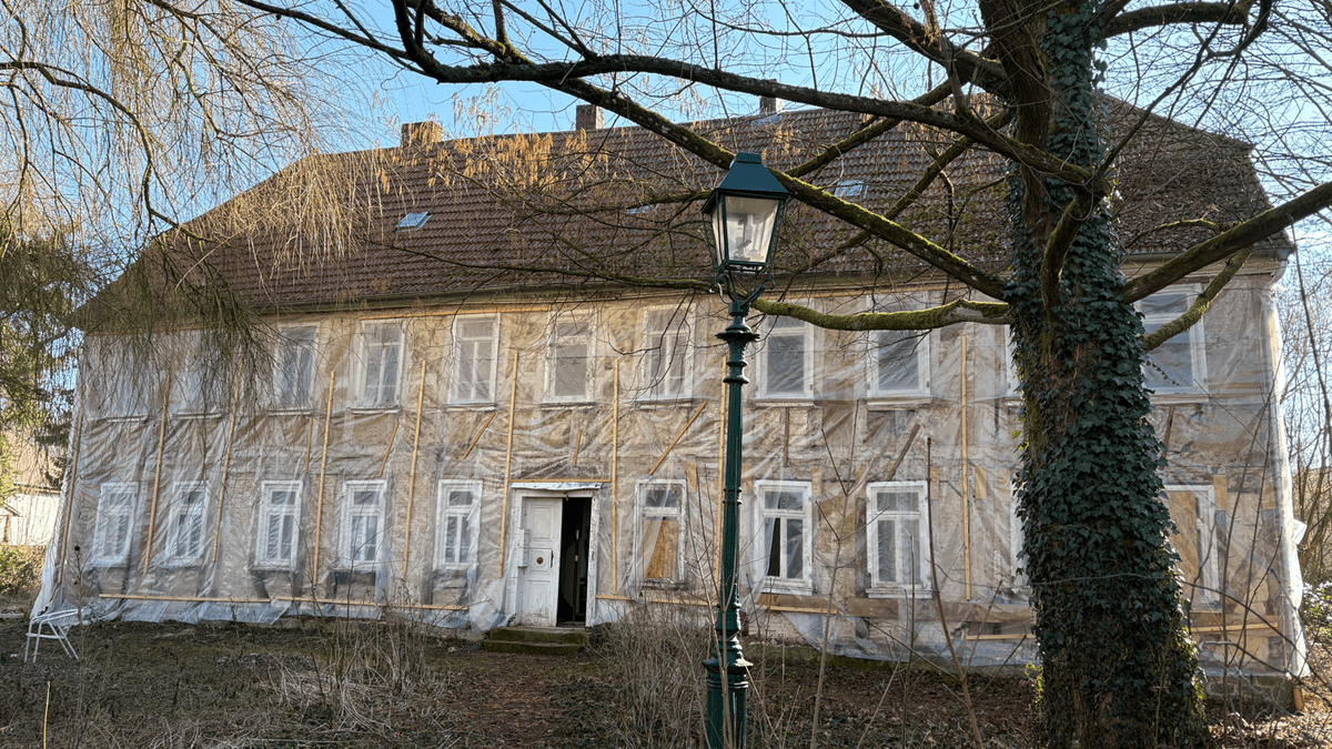 Gendarmerie Sicherung Fassade