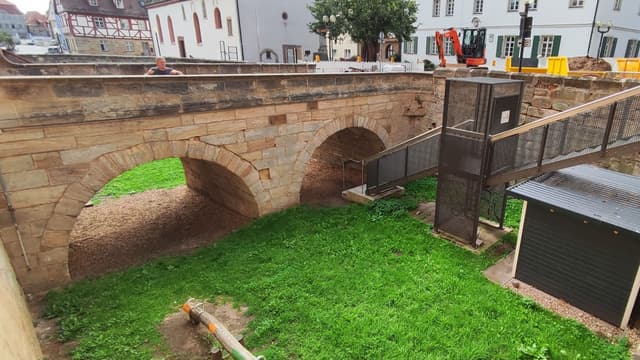 Sandsteinbrücke zur Kaiserpfalz Forchheim