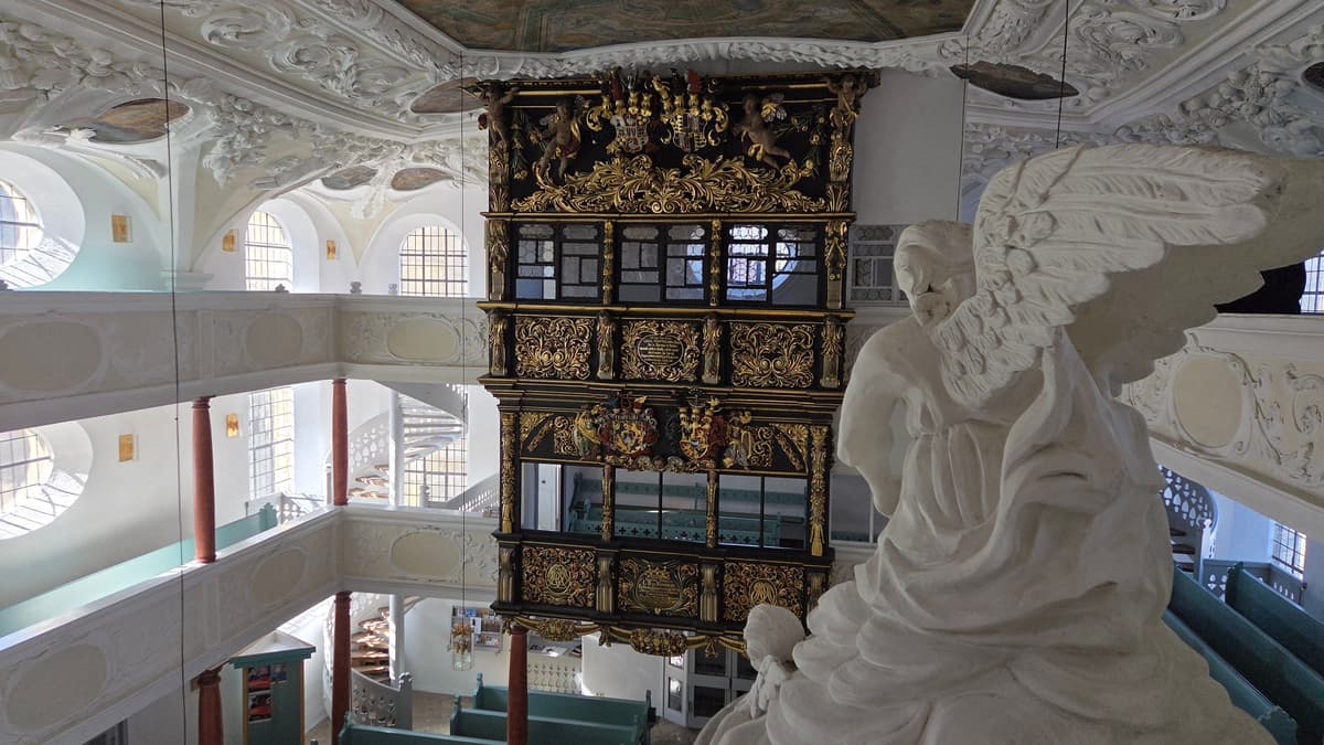 Herrschaftsstand von Elias Räntz (1706) in der St.-Laurentius-Kirche