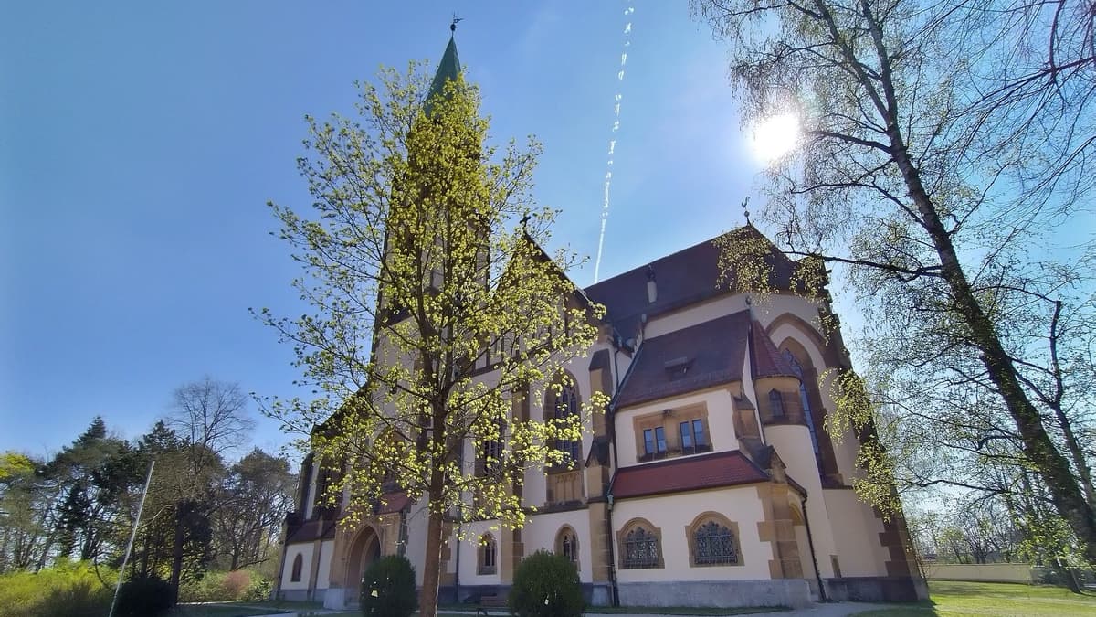 Heilig-Kreuz-Kirche