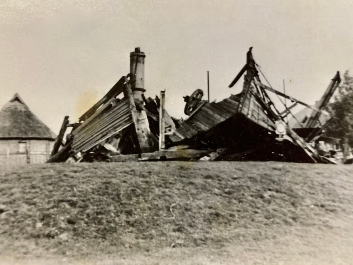 Zusammenbruch der Bockwindmühle Eldena