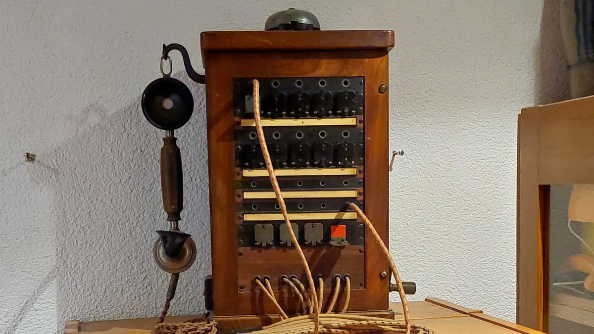 Klappenschrank