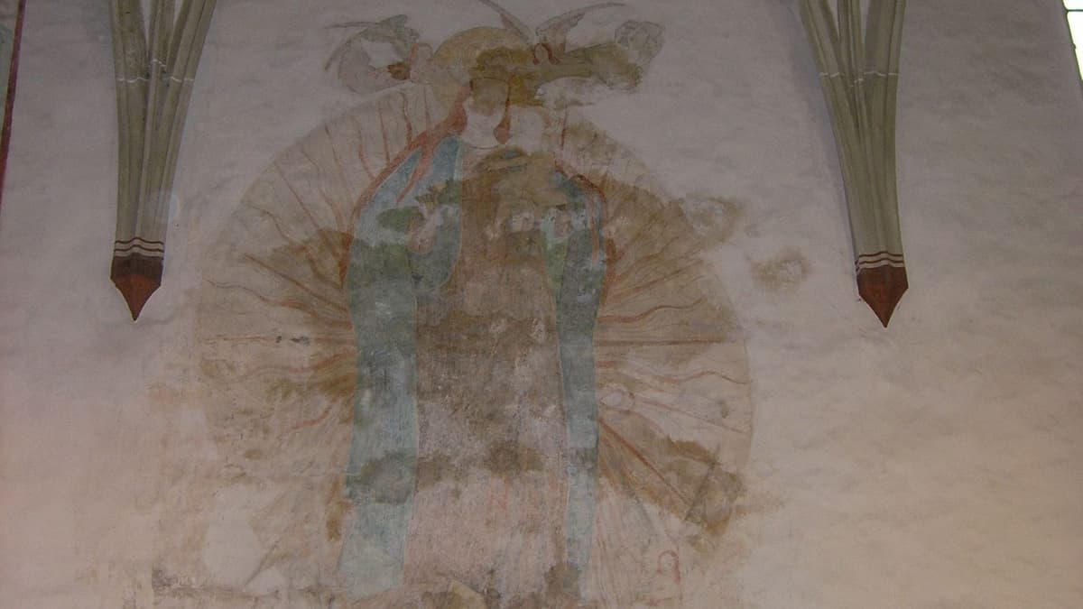 Mondsichelmadonna, Seccomalerei in der Kirche St. Peter