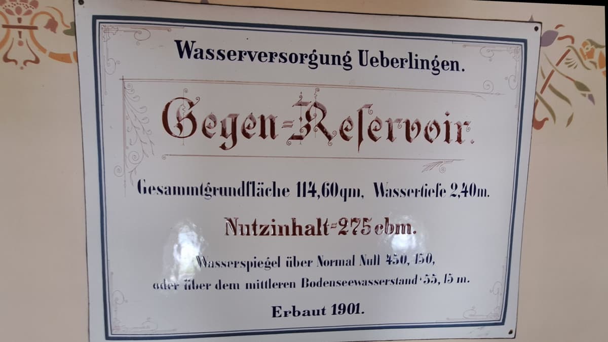 Emailleschild mit technischer Beschreibung (Innenraum))