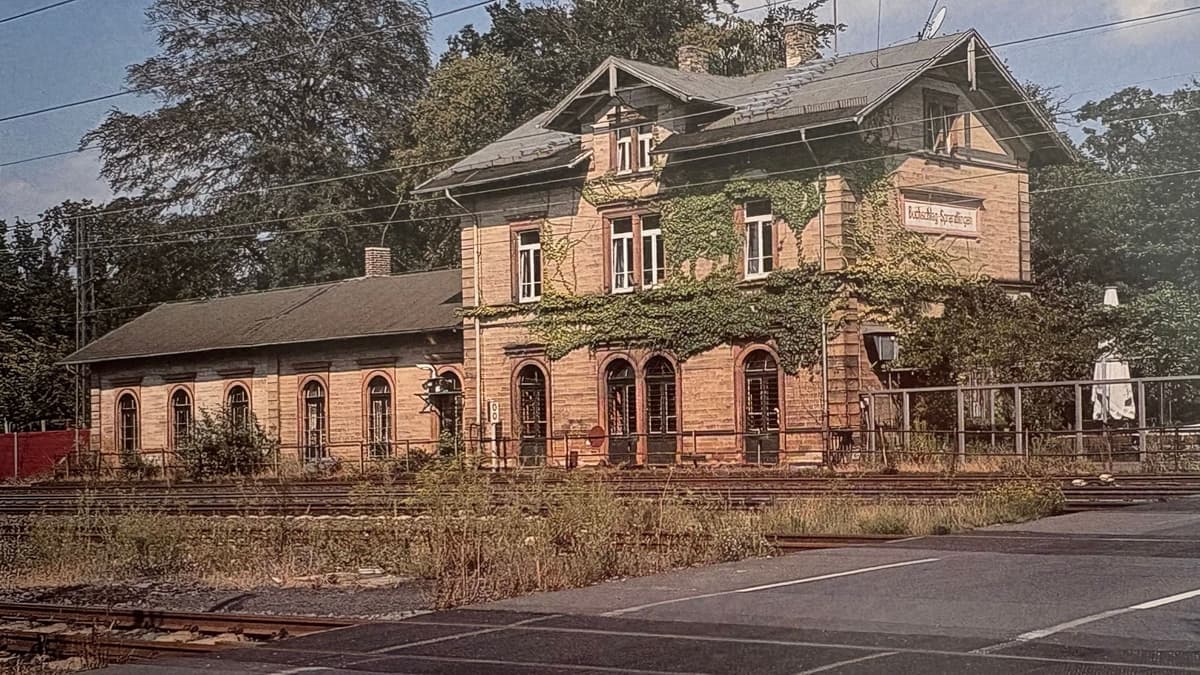 Das Bahnhofsgebäude von 1879