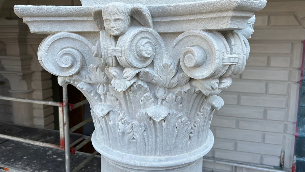 Loggia Südflügel Kapitell