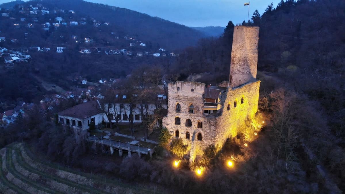 Beleuchtung der Strahlenburg