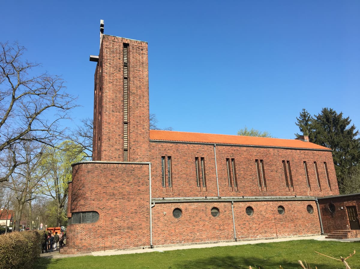 St. Martin, Seitenansicht