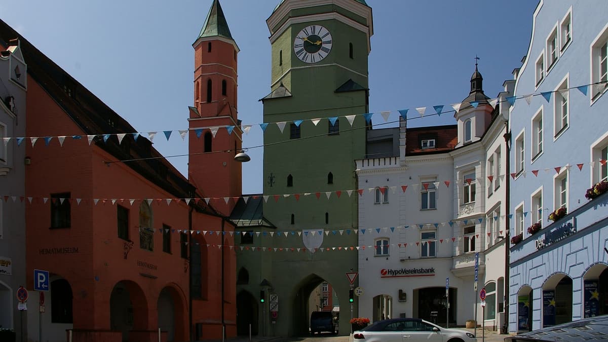 Heilig-Geist-Spital mit Kirchturm und Stadtturm