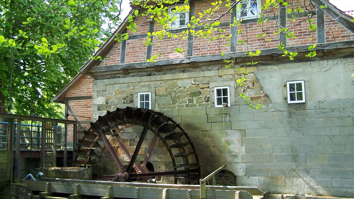 Mühle mit beiden Wasserrädern