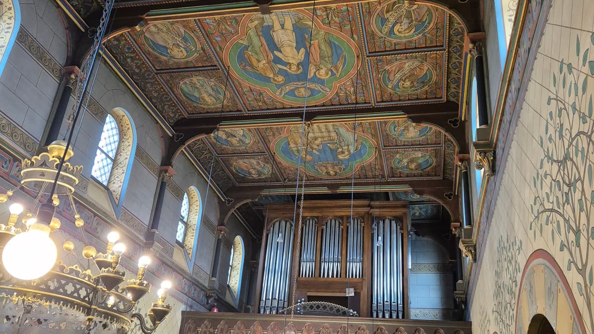 Orgelempore in Sankt Brikius Oekoven