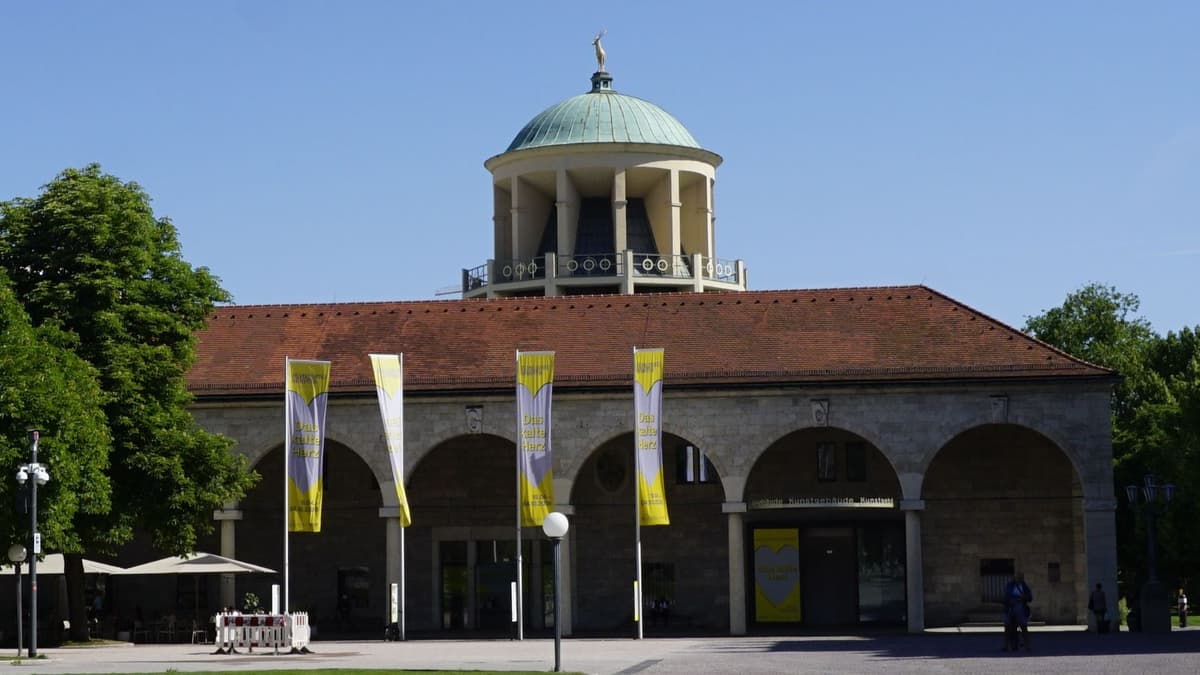 Kunstgebäude am Schlossplatz