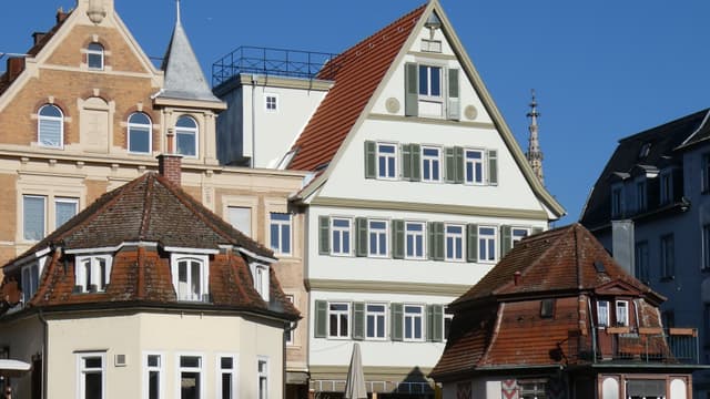 Wohn- und Geschäftshaus