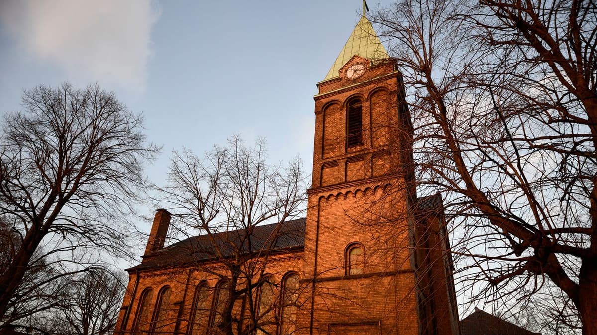 Kirche an der Kempkenstraße im Winter