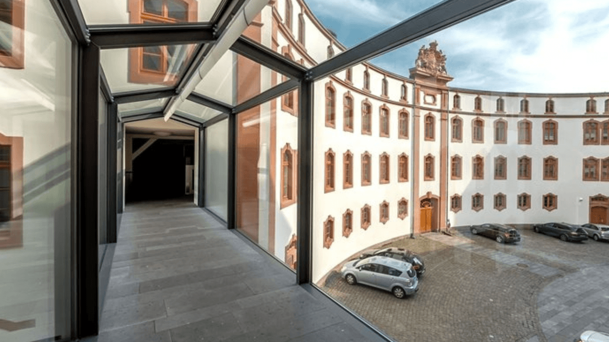 Dikasterialgebäude Innenhof