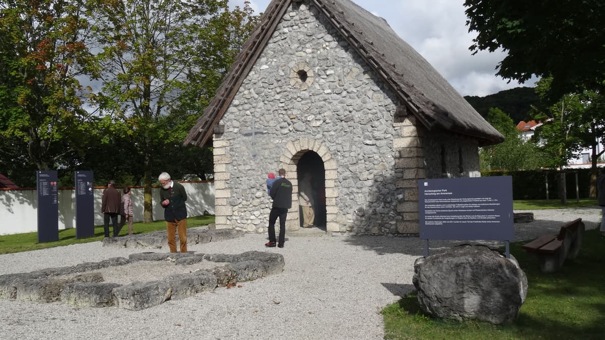 Besucher im Archäologischen Park