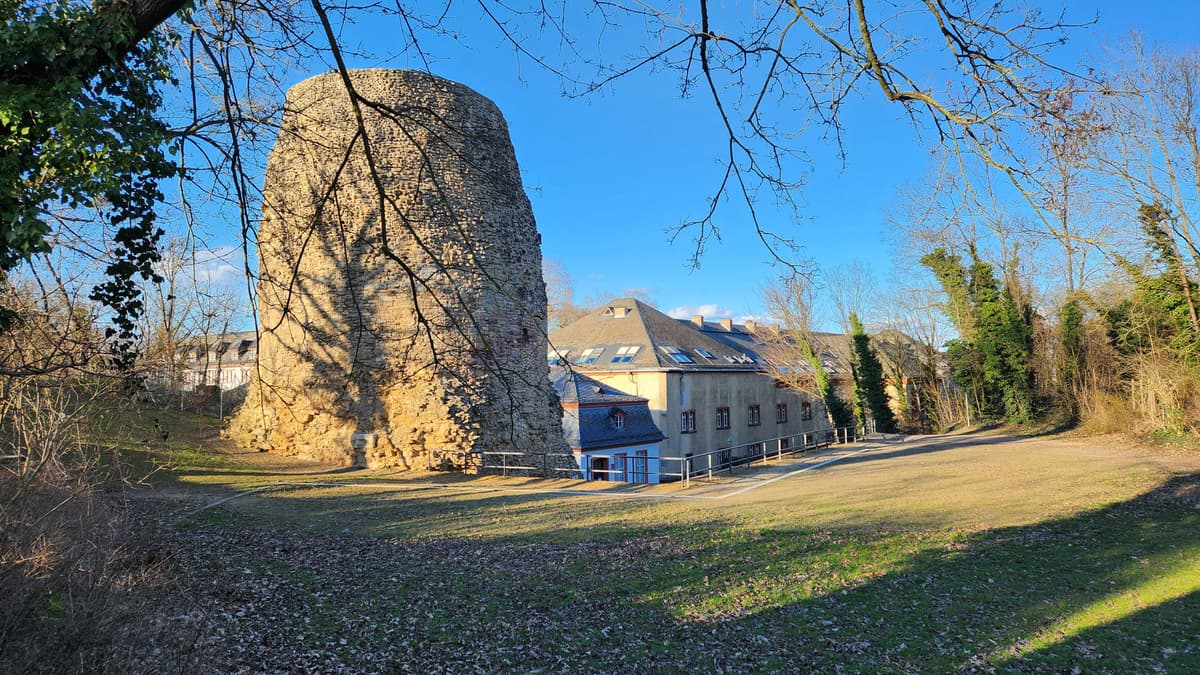 Drususstein von Bastion Drusus aus gesehen