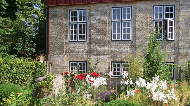 Bibelzentrum St.-Johannis-Kloster mit Bibelgarten