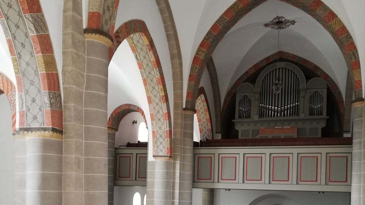 Blick in die evangelische Kirche Oberholzklau